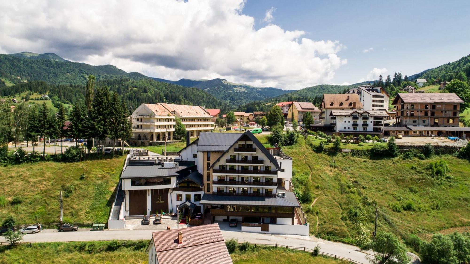 Hotel Roman Maramures - Ski & Spa Resort Statjunea Borsa Exterior photo